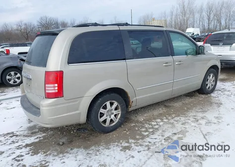 2009 Chrysler Town & Country Touring из США, поврежденный, VIN 2A8HR541X9R591104